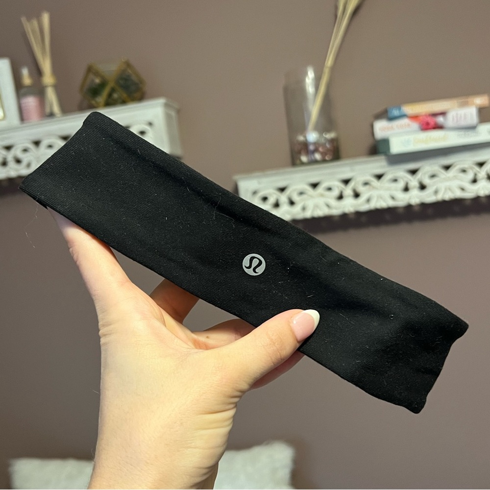 Lululemon Fly Away Tamer Headband